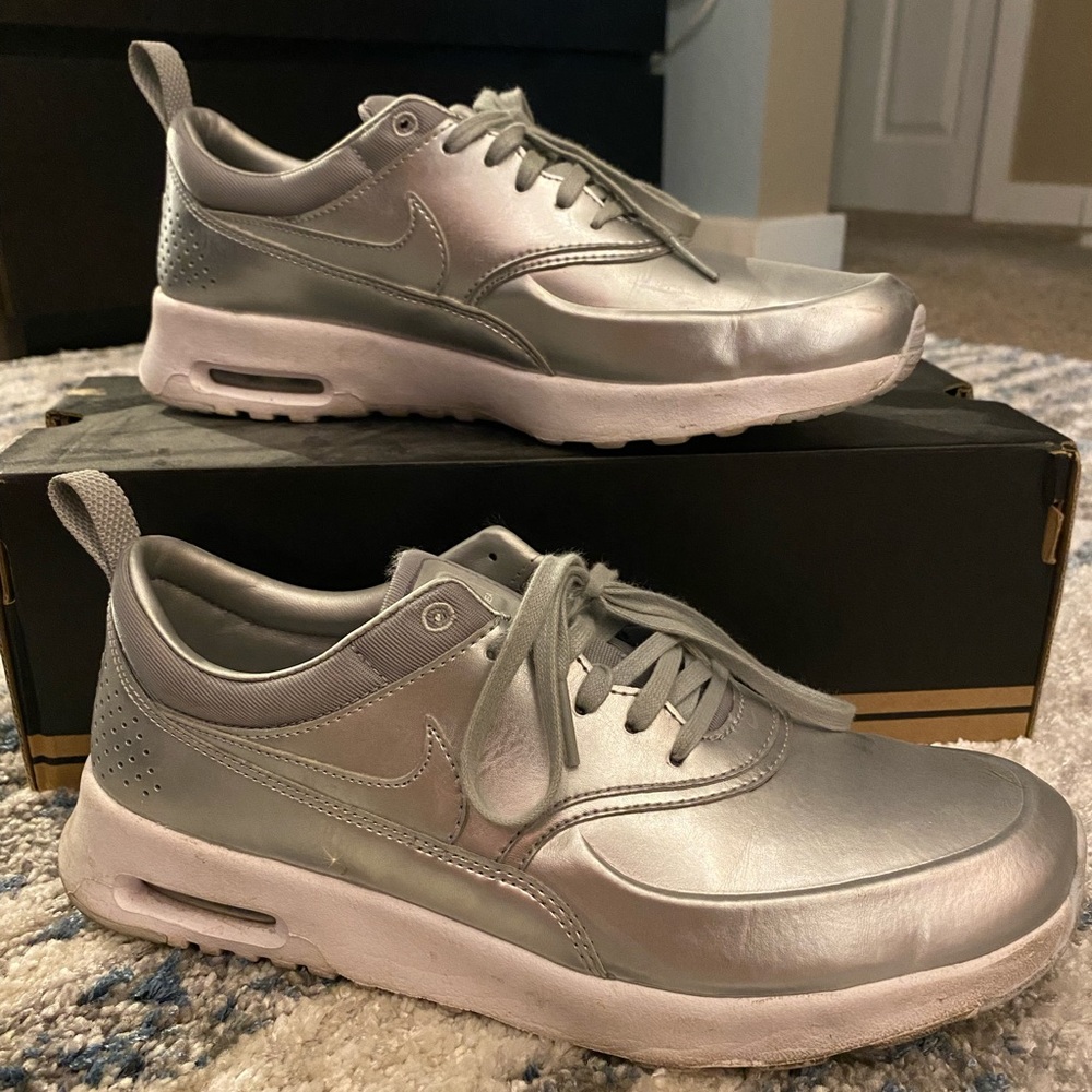 Nike Metallic Silver